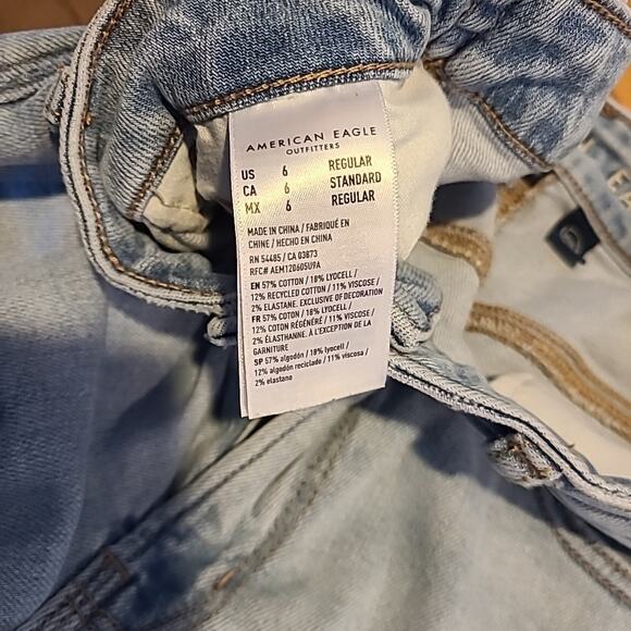 American Eagle Outfitters Light Wash Wide Leg Baggy Jeans Raw Hem Y2k Size 6 - Picture 6 of 7